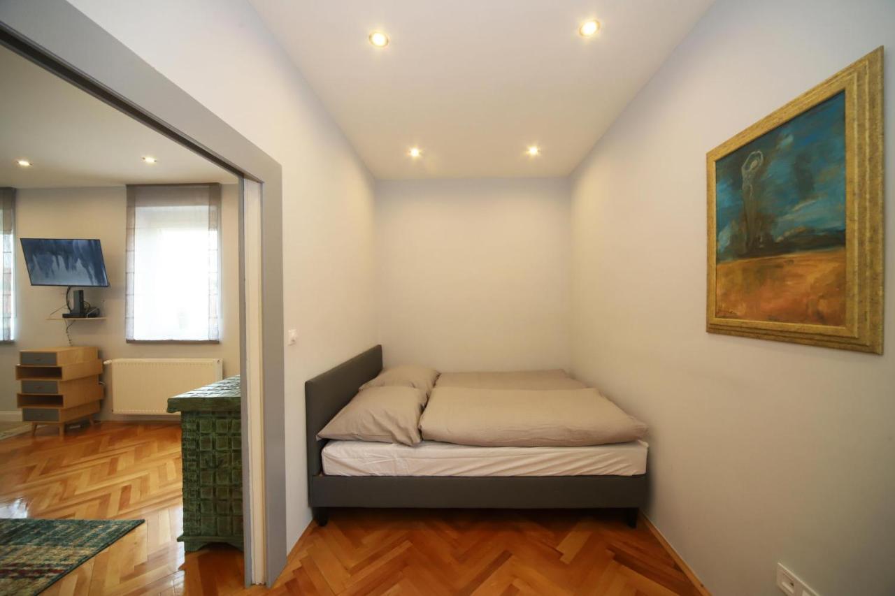 Denis Apartman Apartment Eger Luaran gambar