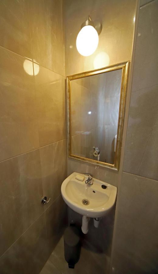 Denis Apartman Apartment Eger Luaran gambar